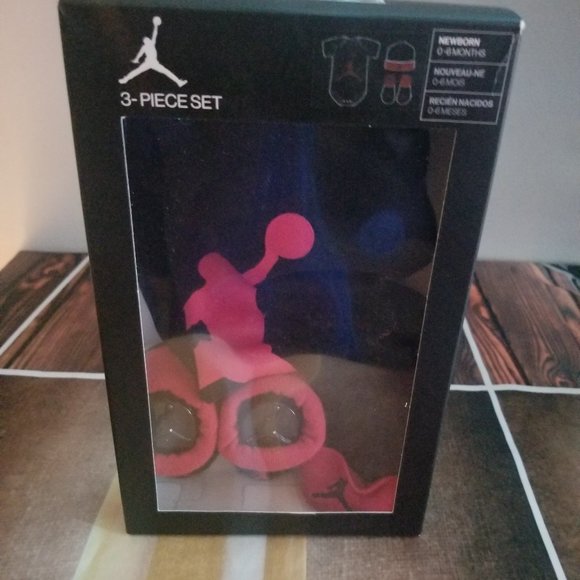Nike Jordan Baby 3-Piece Set 0-6 month - Picture 3 of 5
